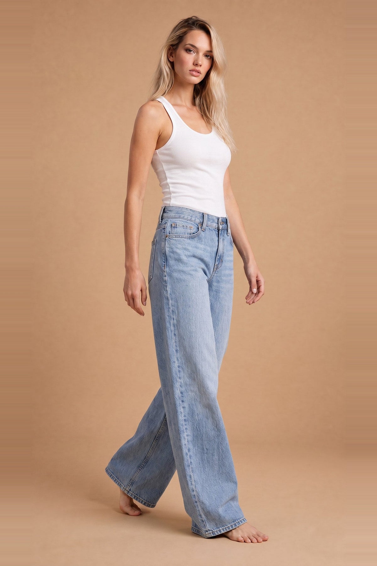 The Larissa by Arisi, side view on model